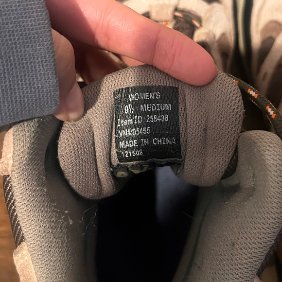 L.L. Bean Women’s Hiking Boots, Size 9.5 - Picture 5 of 9